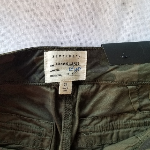 Anthropologie and Sanctuary Camo Shorts - Picture 8 of 9